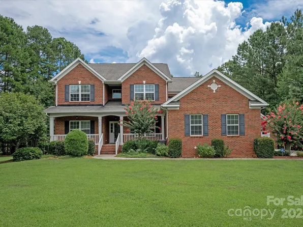 1012 Garden Rose Ct, Matthews, NC 28104