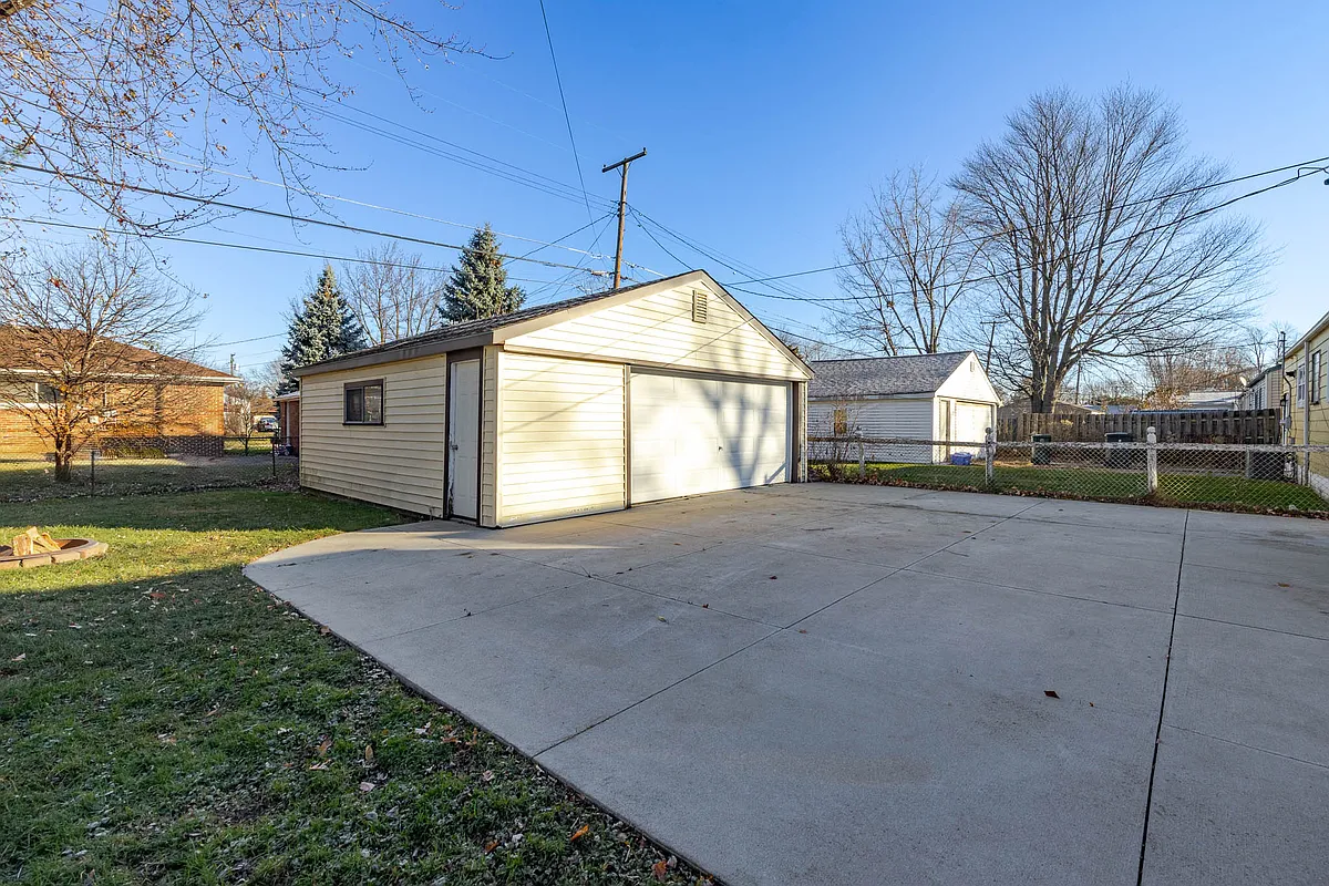 Building Photo - 22705 Raymond St