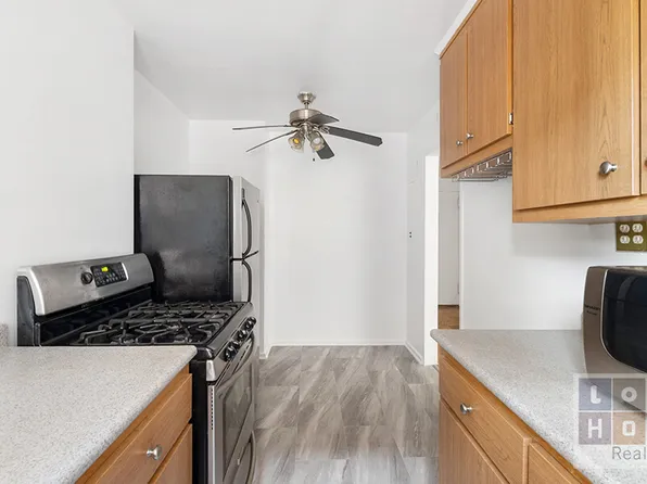 210 East Broadway image 8 of 19