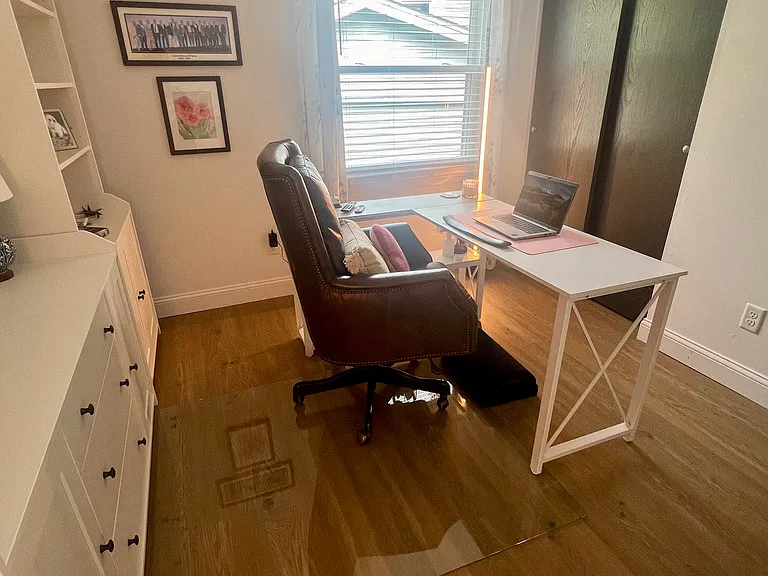2nd bedroom (11' x 11')