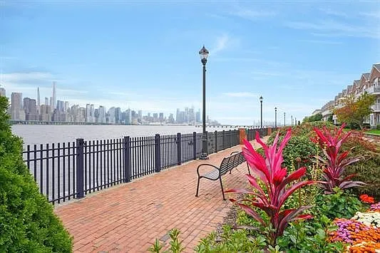 451 Albany Ct — Photo 45