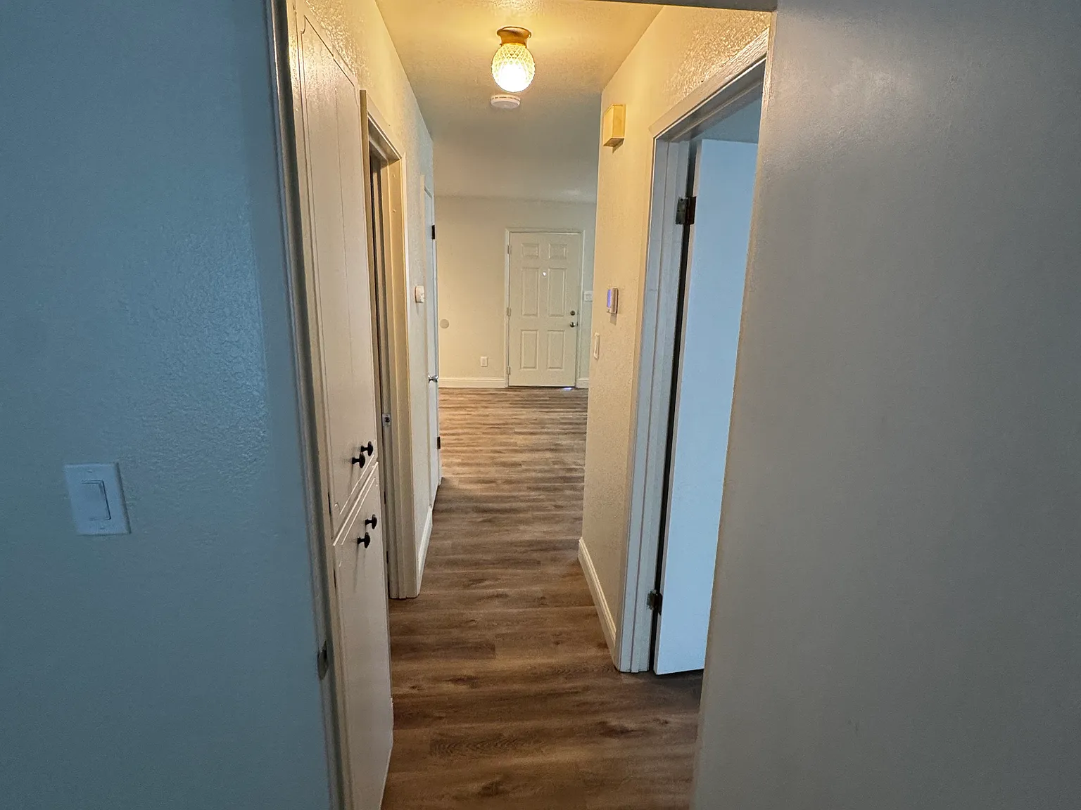 2 bed, 900 sqft, $1,600 — Photo 4