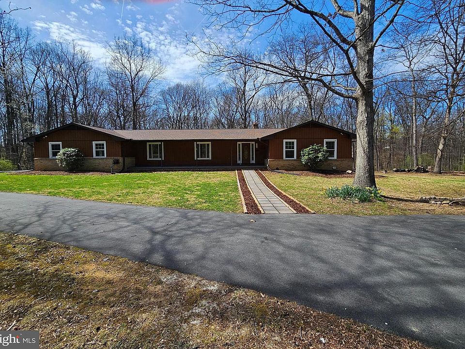 1st image of 274 Woodside Ln