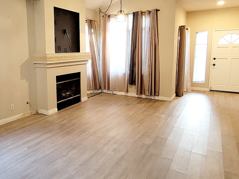 Shoreline Dr — Photo 8