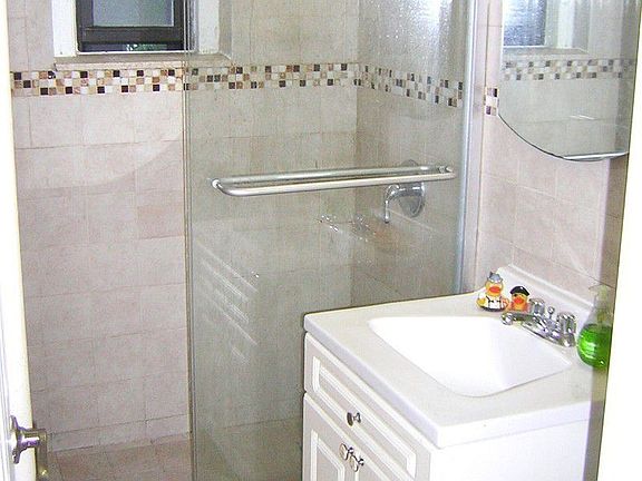 2nd image of 2910 Astoria Blvd APT 5