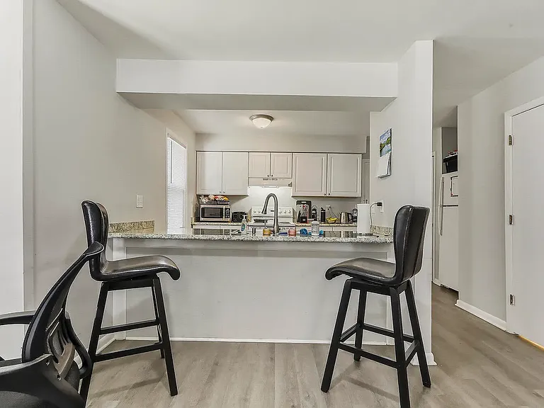 105 Chevis Dr #105 — Photo 3