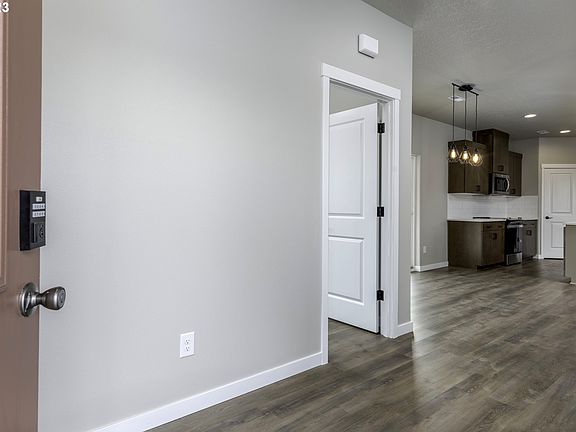 4th image of 5306 NE 43rd Cir