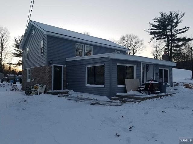 2nd image of 1953 Macopin Rd