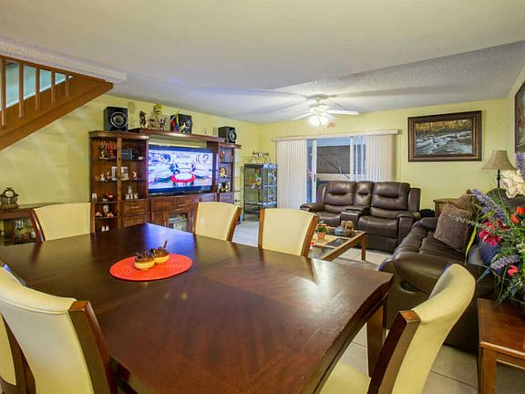 5th image of 220 Foxtail Dr APT C