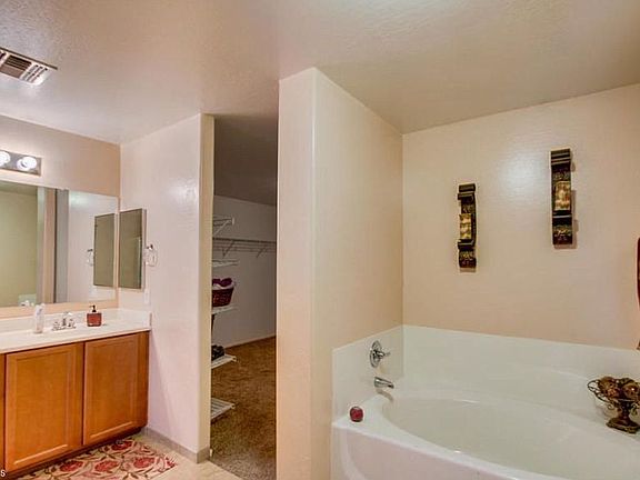 3rd image of 46120 W Belle Ave
