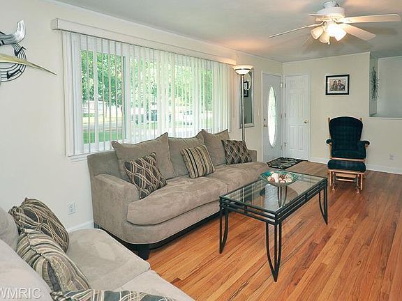 5th image of 10896 Miller Dr