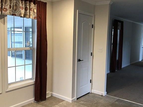 4th image of 22 Bayberry Ln