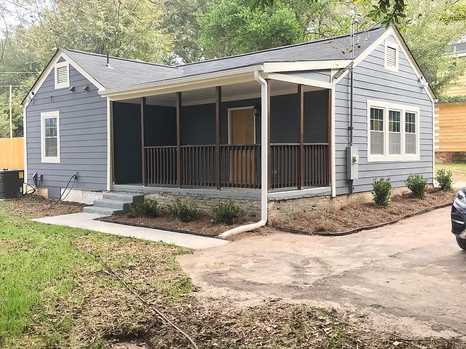 3109 Perry Aly SE