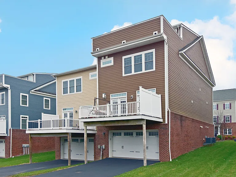 346 Osona Ln — Photo 42