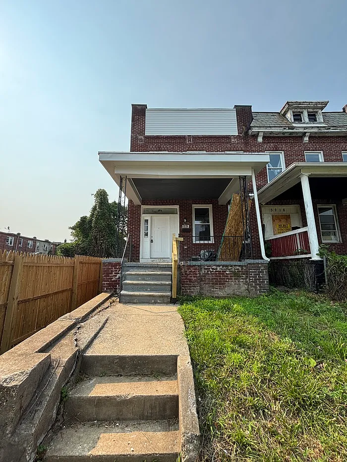 5 bed, 2.0 bath, $3,800 — Photo 2
