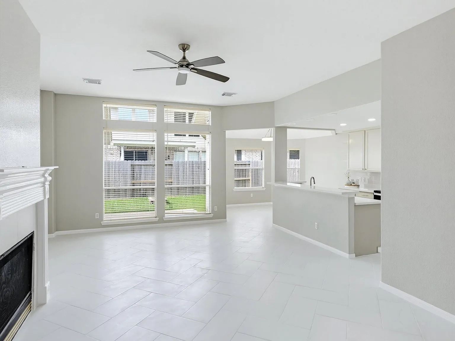 3 bed, 2.0 bath, 2236 sqft, $2,500 — Photo 3