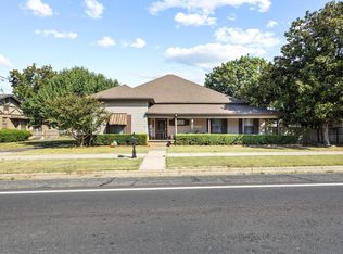 302 W Main St, Honey Grove, TX 75446