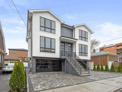 92 Crescent Ave, Cliffside Park, NJ, 07010
