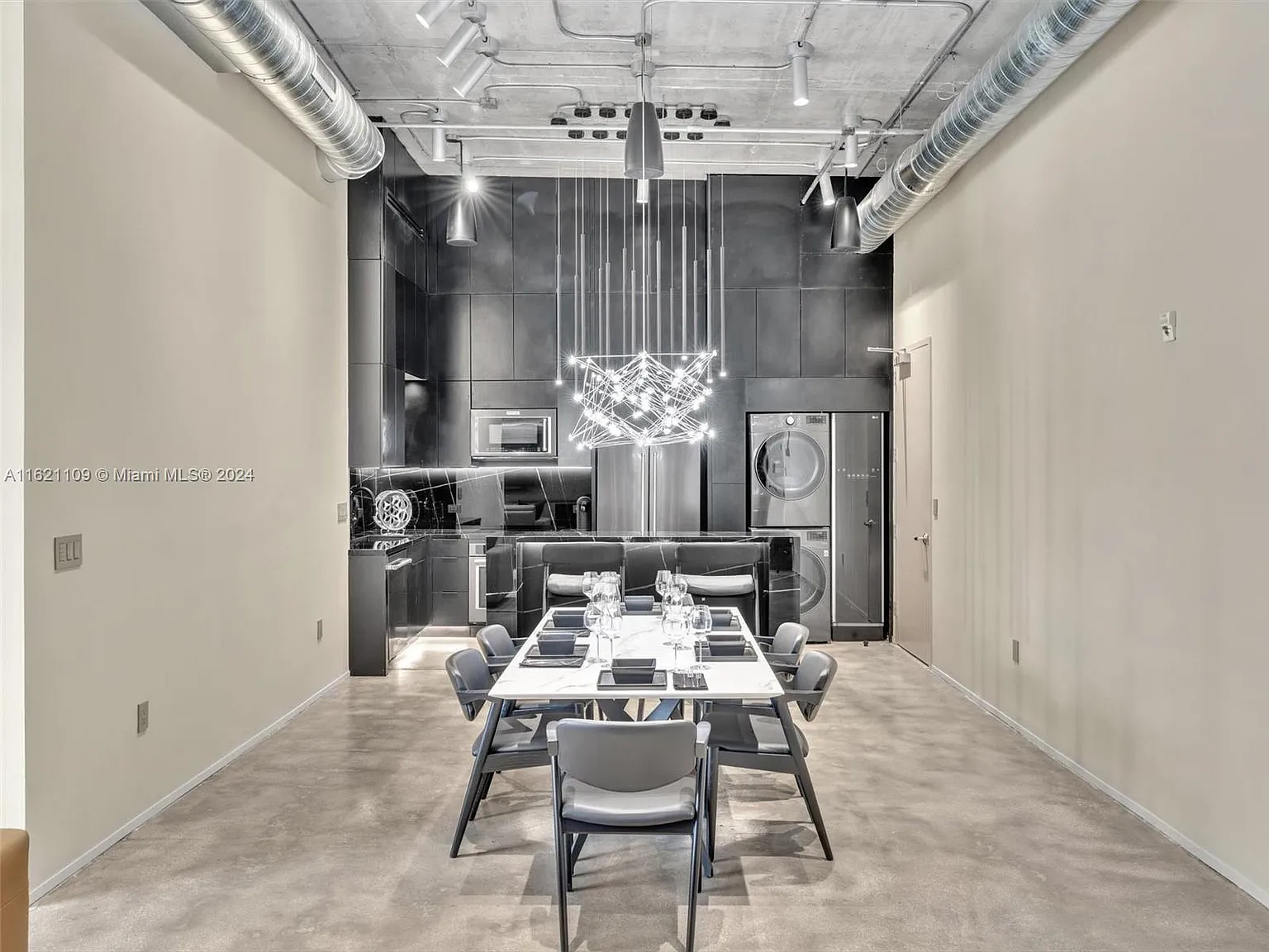 1 bed, 1063 sqft, $8,800 — Photo 1