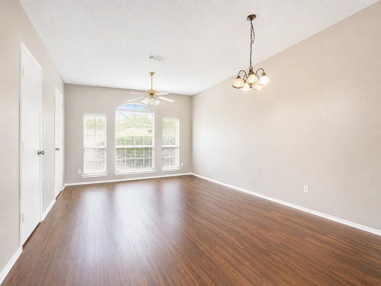 5908 Cohoke Dr — Photo 2