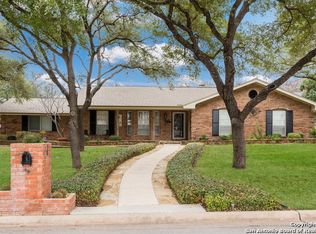8814 Midcrown Dr, Windcrest, TX 78239