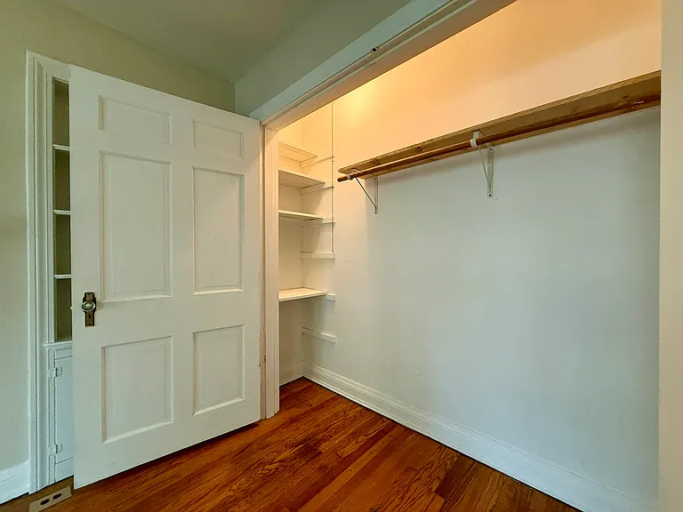 2525 Glenmary Ave #1 — Photo 4