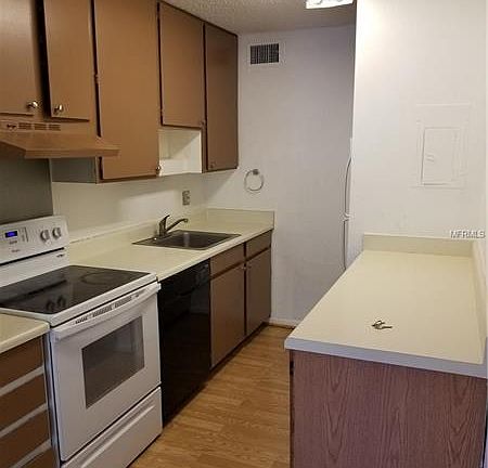 4th image of 235 114th Ave N Unit 3