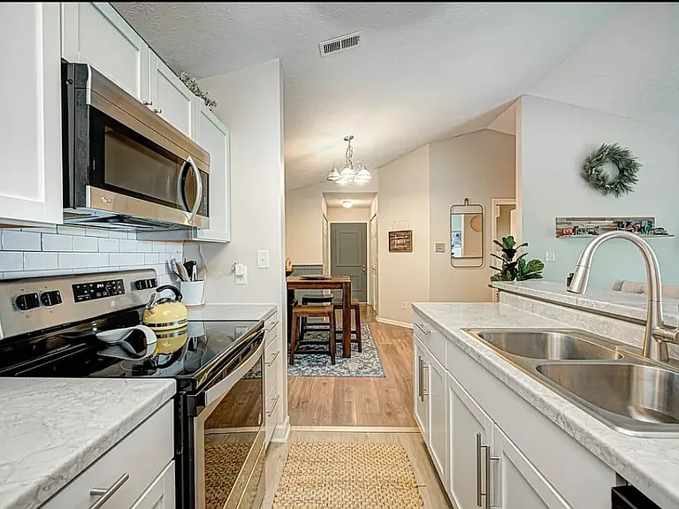 4391 Village Parkway Cir W #5 — Photo 8