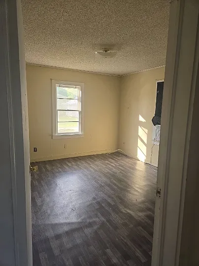 405 Anderson St — Photo 4