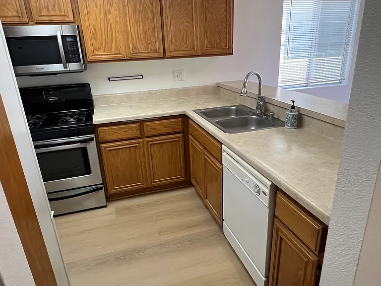 645 Chestnut Ave #208 — Photo 5