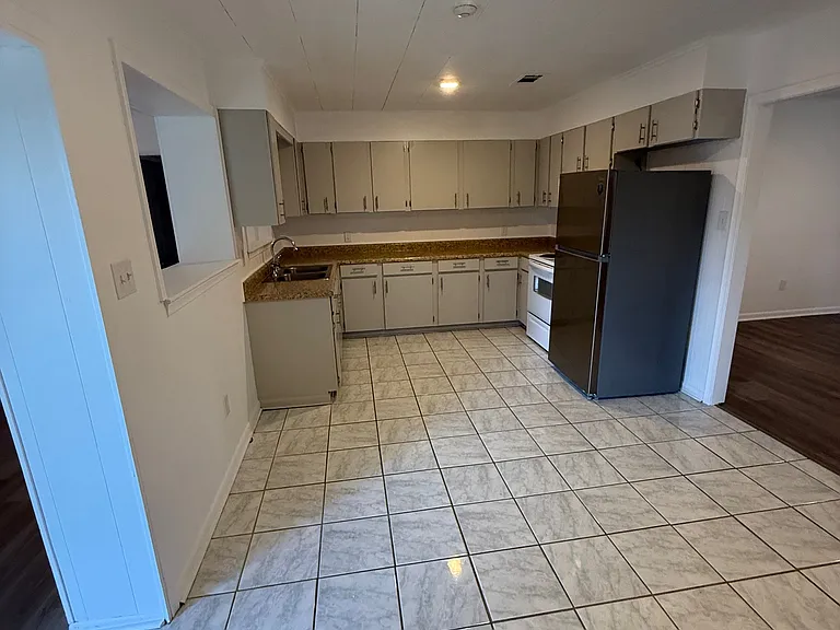 107 Sherry Dr — Photo 4