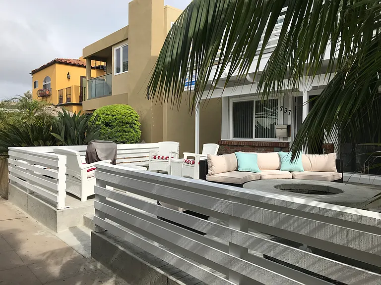 737 Balboa Ct — Photo 2
