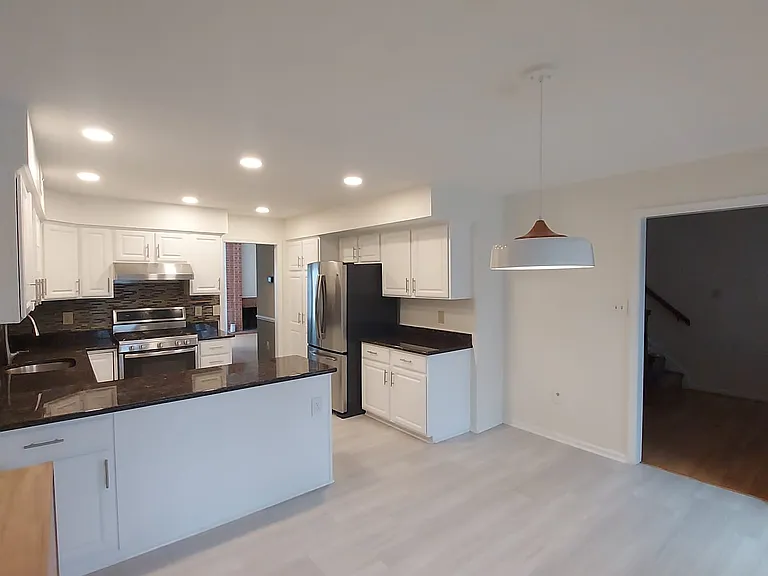 7418 Crestberry Ln — Photo 28