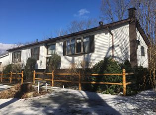 3 Devonshire Ln, Mount Pocono, PA 18344