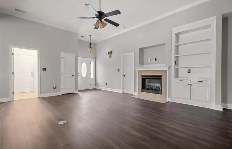4 bed, 1762 sqft, $2,100 — Photo 2