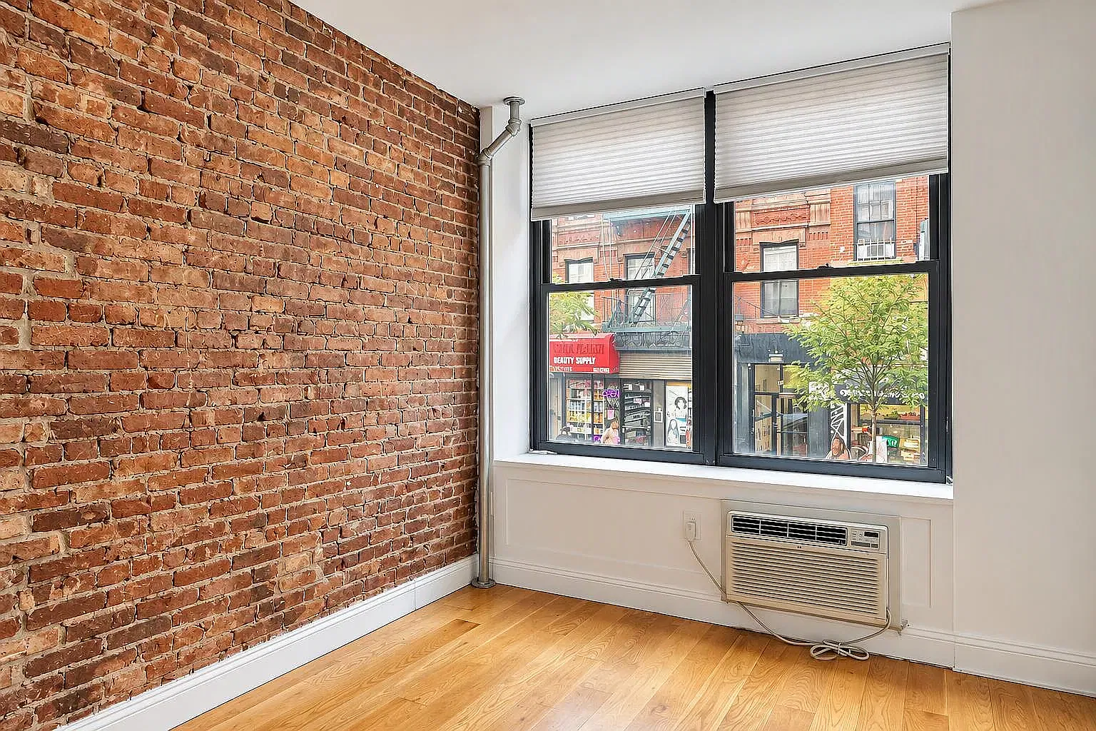86 Clinton Street — Photo 4