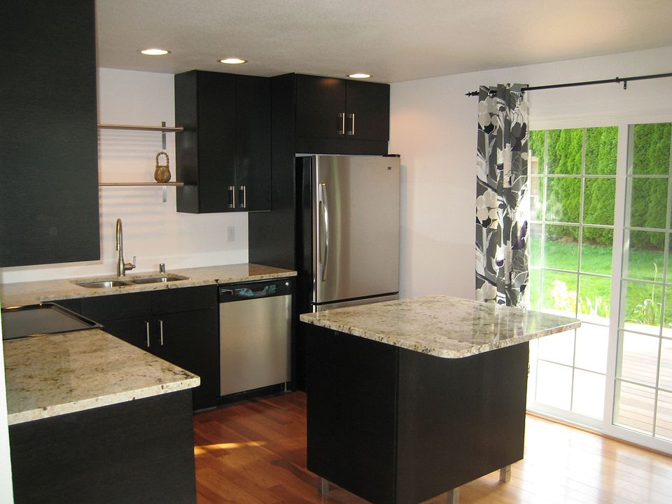 2nd image of 1552 Thompson Dr