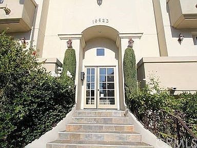 1st image of 10623 Moorpark St