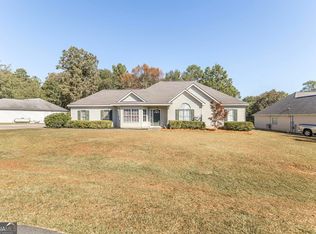 208 Hunters Ridge Dr, Byron, GA 31008