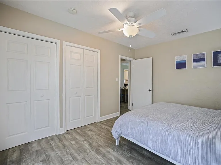 2126 Hyde Park St — Photo 16