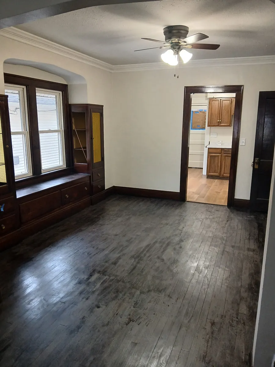 Building Photo - 6010 Bradley Ave