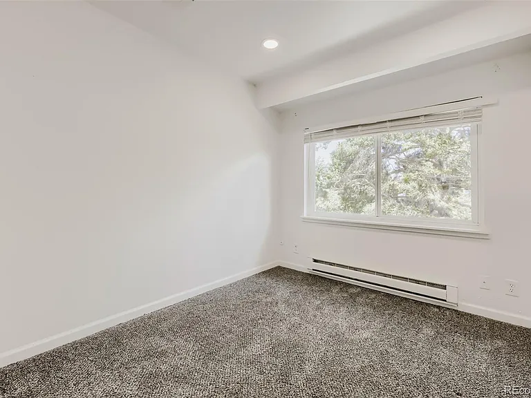 1190 Poplar Ave — Photo 22