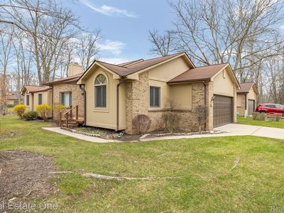 7460 Indianwood Trl, West Bloomfield, MI, 48322