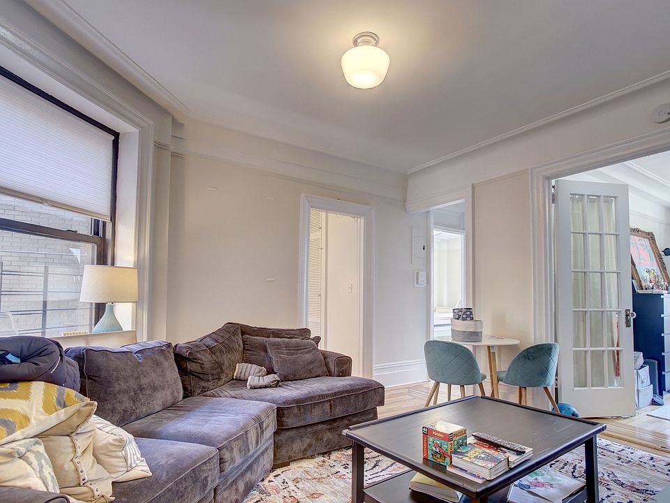 1st image of 158 W 81st St #72