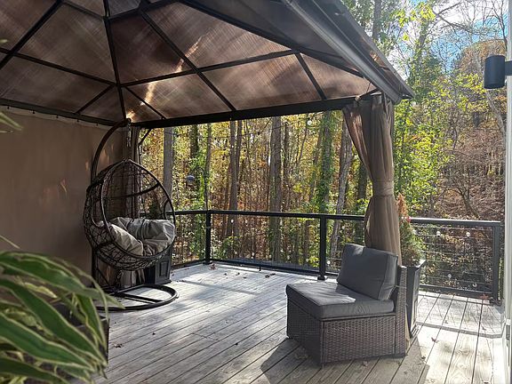 3rd image of 2982 Carolyn Dr #A