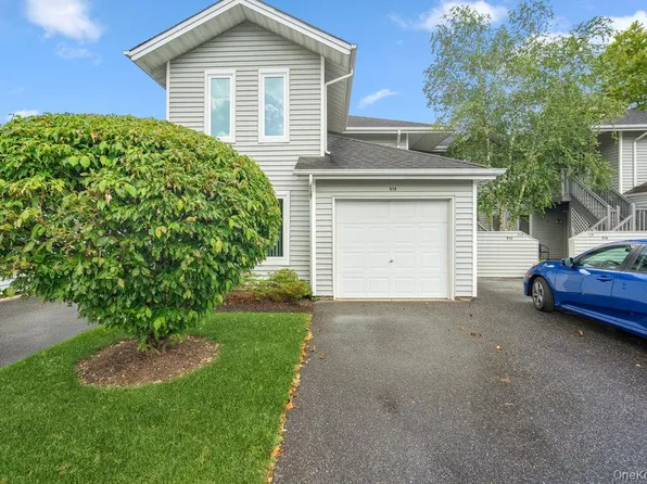 914 Fenway Road, Saint James, NY 11780