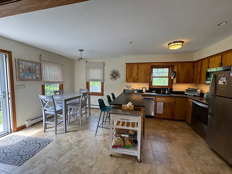 15 Iris Ave — Photo 10
