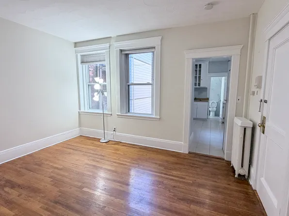 15 Parkman St APT 2C, Brookline, MA 02446
