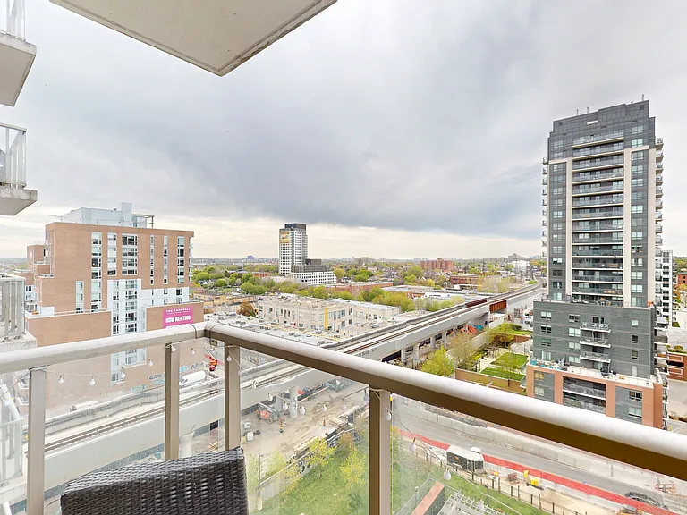 816 Lansdowne Ave #1209 — Photo 32