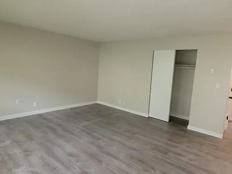 1350 Lawrence St — Photo 6
